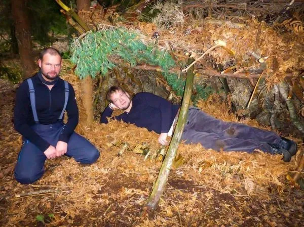 Winter Survivaltour mit Shelterübernachtung und Urindestillation – Ueber Aesten Fische Zwei Personen 024