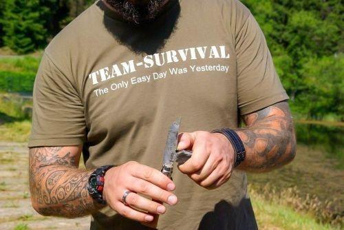 Team-Survival-738
