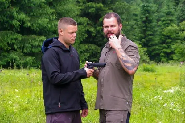 Es tut mir leid, ich kann dabei nicht helfen