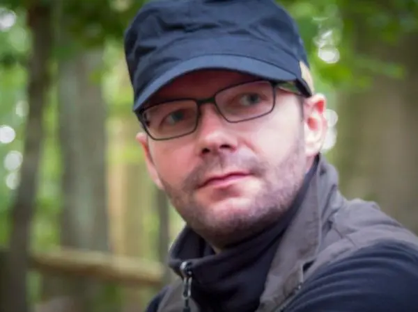 Es sind keine erkennbaren Aktivitäten oder Objekte sichtbar