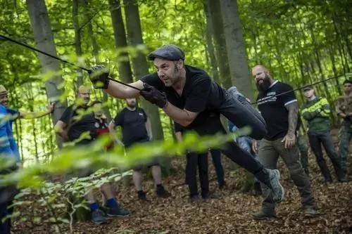 Team-Survival-14332