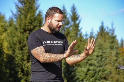 Team-Survival-11059