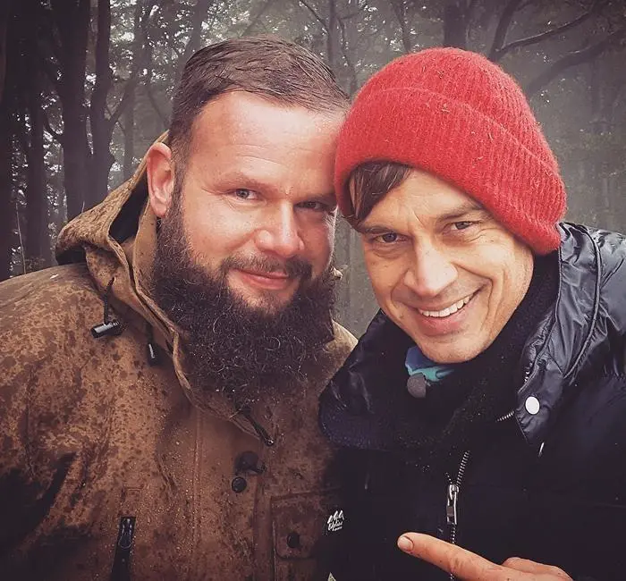 Ronny Schmidt und Harro Füllgrabe bei Survival-Dreharbeiten im Thüringer Wald