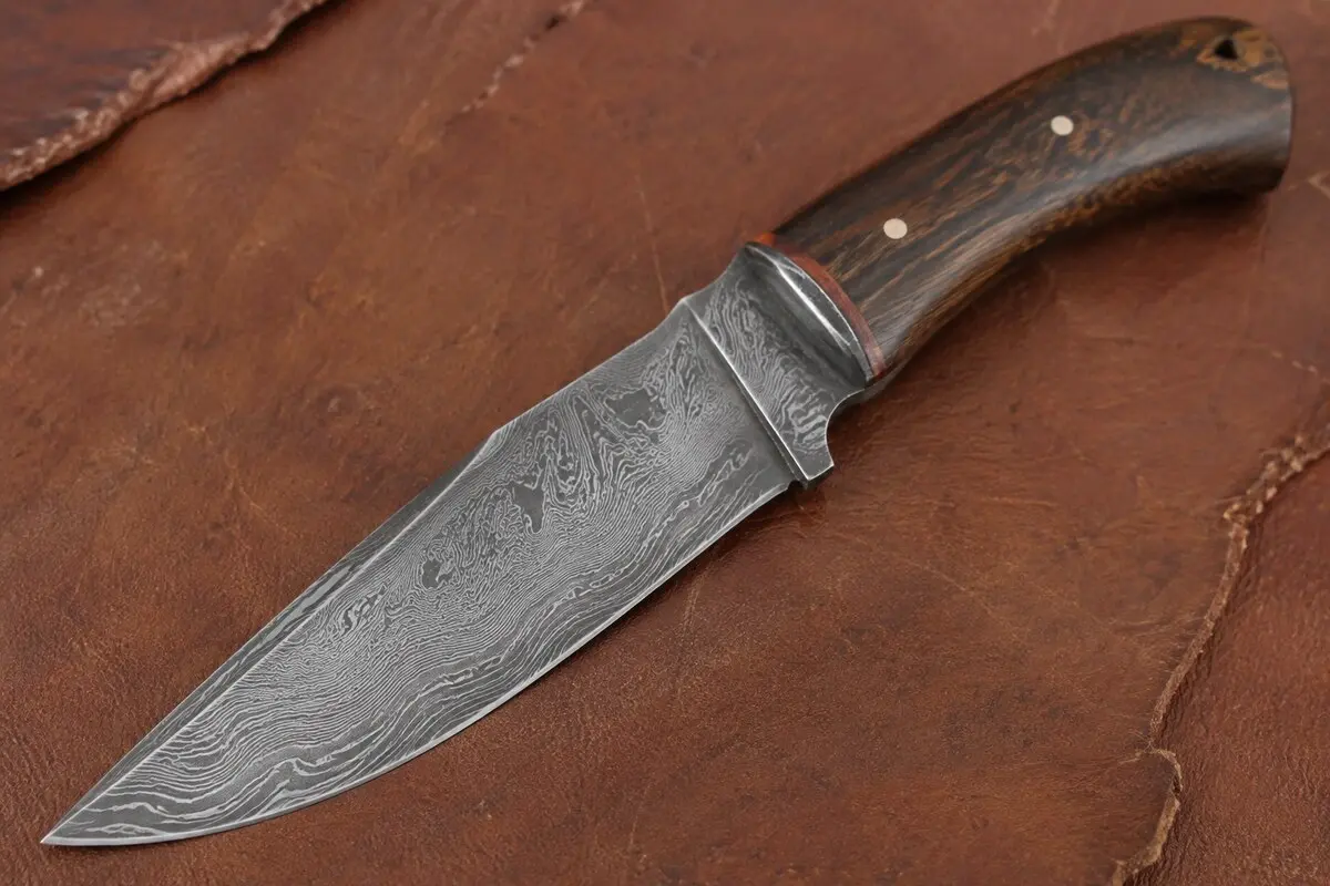 Messer aus mustergeschweißtem Damaststahl