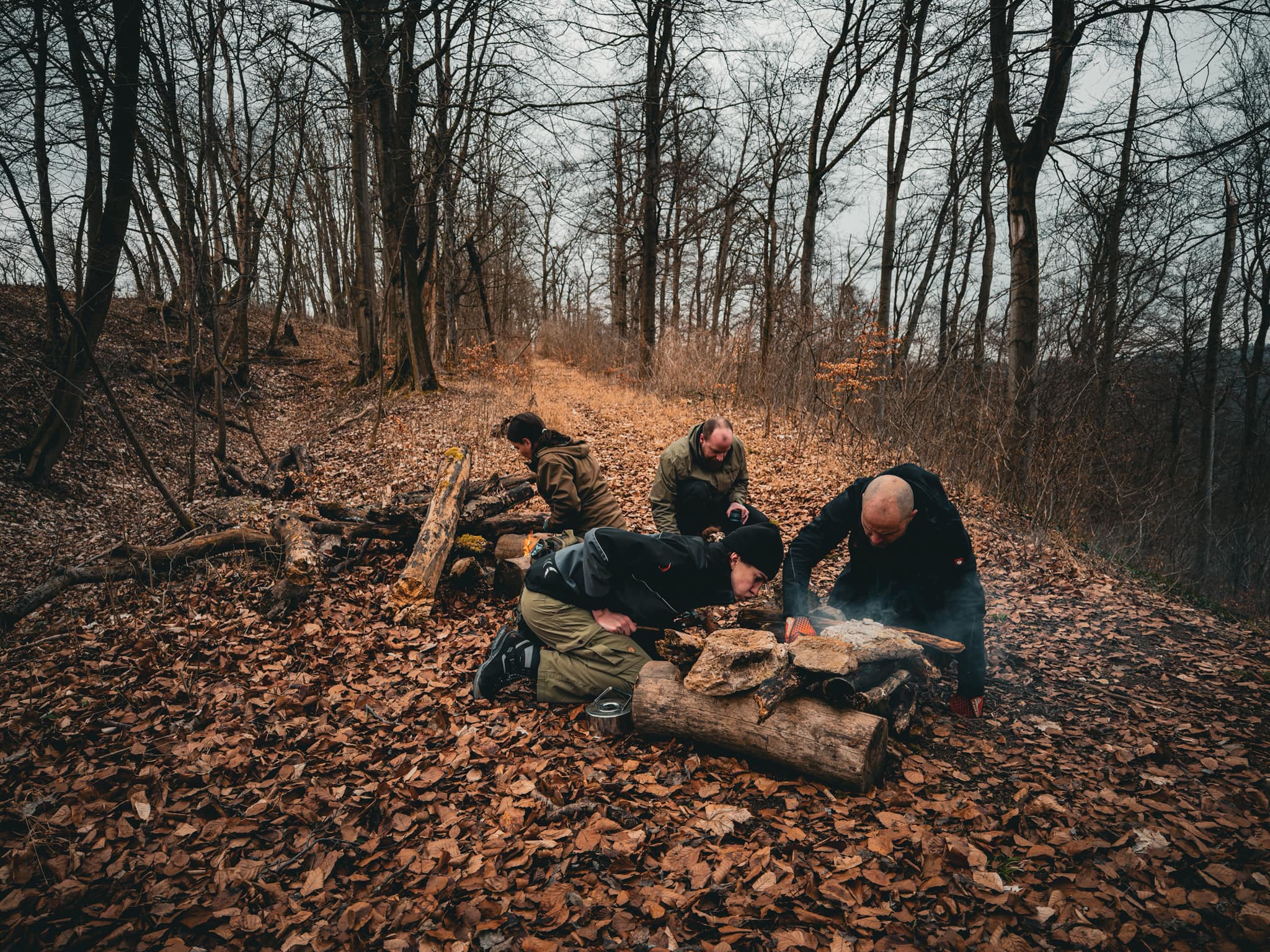 Wassererhitzung als Drillübung beim Combat-Survival